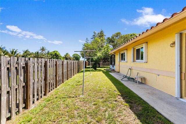 6450 SW 13th Street, Plantation, FL 33317