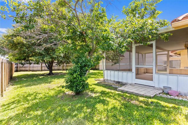 6450 SW 13th Street, Plantation, FL 33317