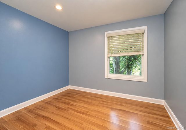 149 S Penataquit Avenue, Bay Shore, NY 11706