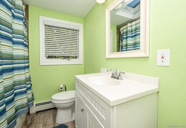 149 S Penataquit Avenue, Bay Shore, NY 11706