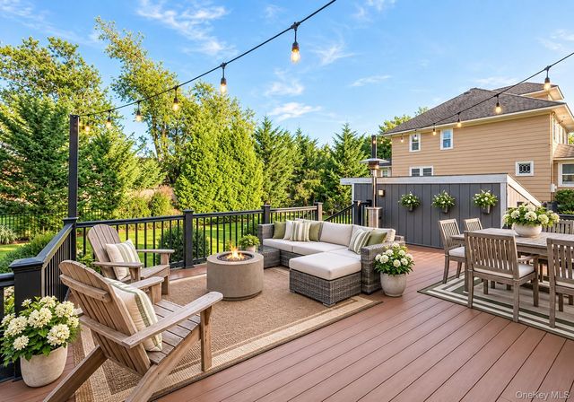 149 S Penataquit Avenue, Bay Shore, NY 11706