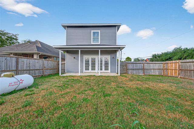 146 Disney Street, Arcola, TX 77583