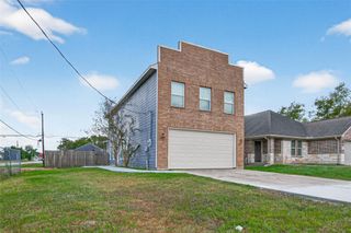 146 Disney Street, Arcola, TX 77583