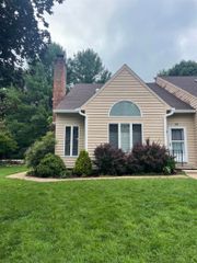 27 SHANNON PL # 27, Staunton, VA 24401