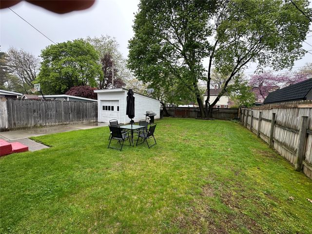 421 BEVERLY Drive, Erie, PA 16505