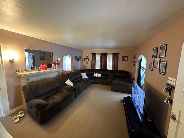 421 BEVERLY Drive, Erie, PA 16505