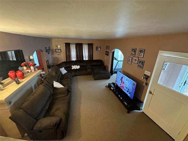 421 BEVERLY Drive, Erie, PA 16505