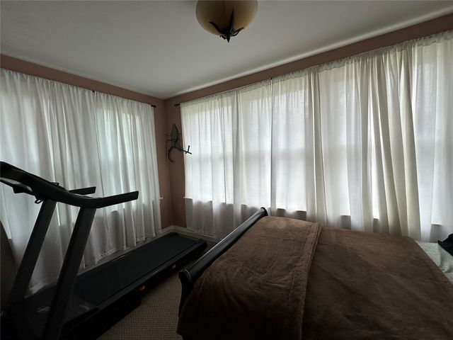 421 BEVERLY Drive, Erie, PA 16505