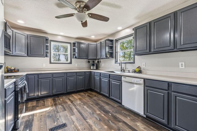 4199 Hopewell Indian Road NW, Glenford, OH 43739