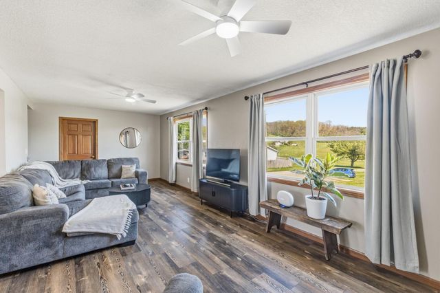 4199 Hopewell Indian Road NW, Glenford, OH 43739