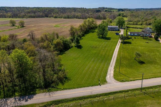4199 Hopewell Indian Road NW, Glenford, OH 43739
