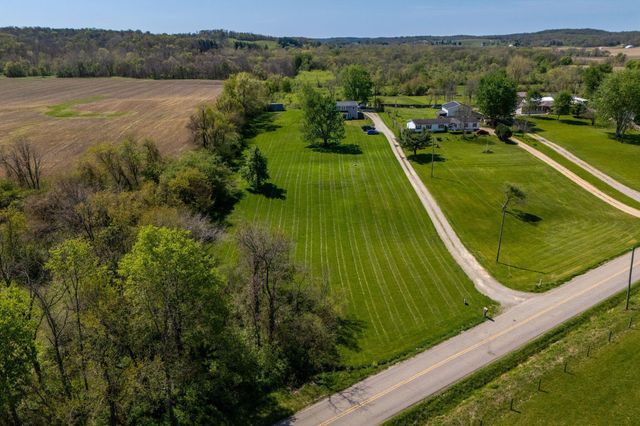 4199 Hopewell Indian Road NW, Glenford, OH 43739