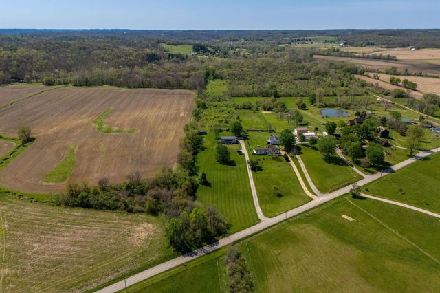 4199 Hopewell Indian Road NW, Glenford, OH 43739
