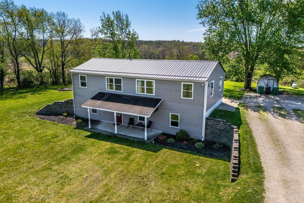 4199 Hopewell Indian Road NW, Glenford, OH 43739