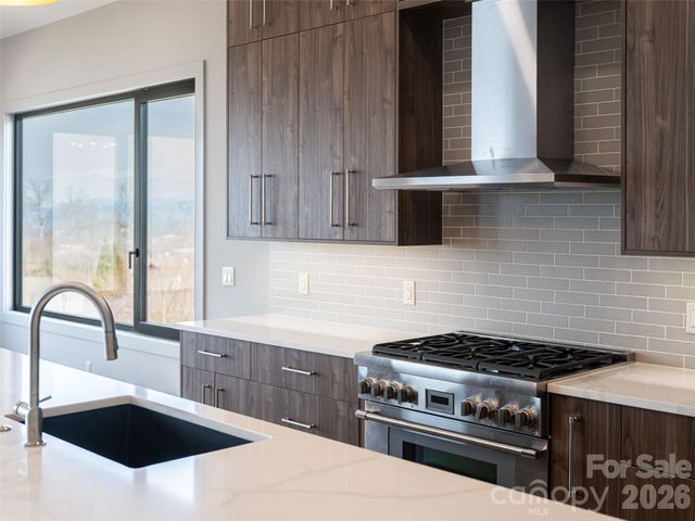 247 Coachman Drive, Hendersonville, NC 28791