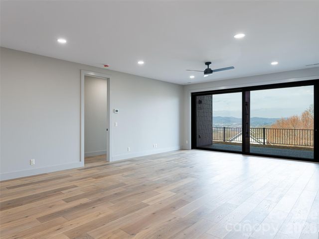 247 Coachman Drive, Hendersonville, NC 28791