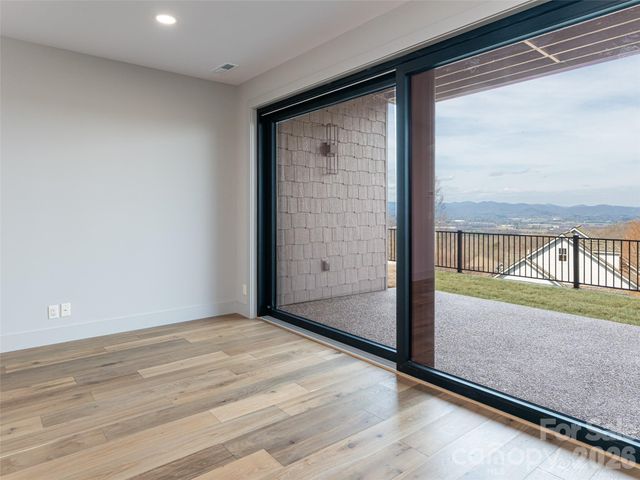 247 Coachman Drive, Hendersonville, NC 28791