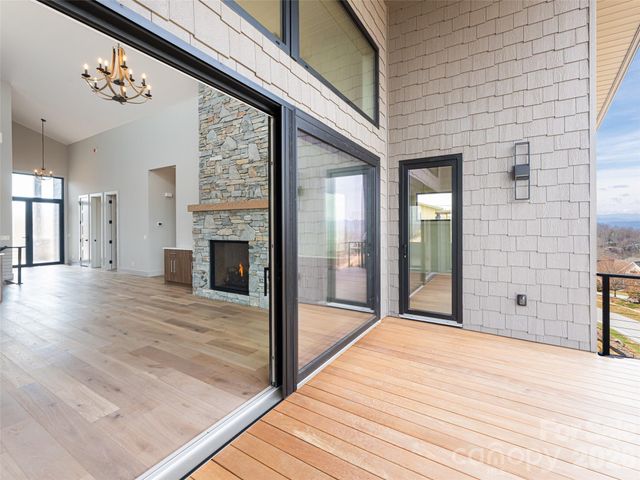 247 Coachman Drive, Hendersonville, NC 28791