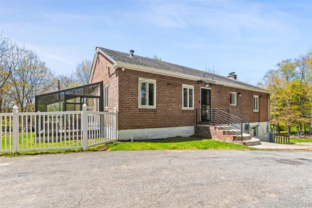 307 White Pond Road, Stormville, NY 12582