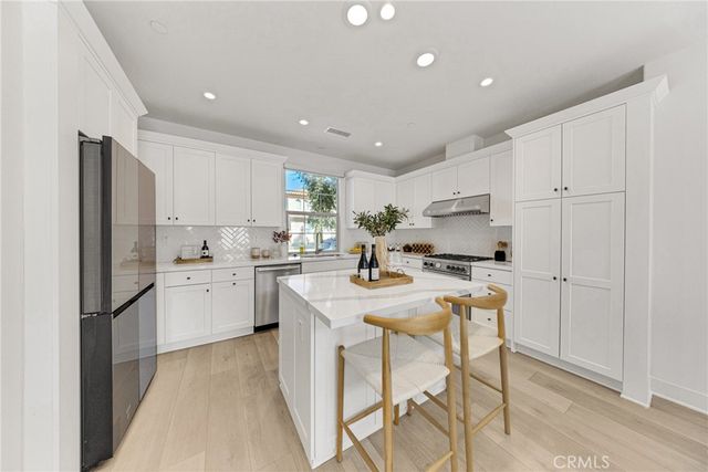 114 Anthology, Irvine, CA 92618