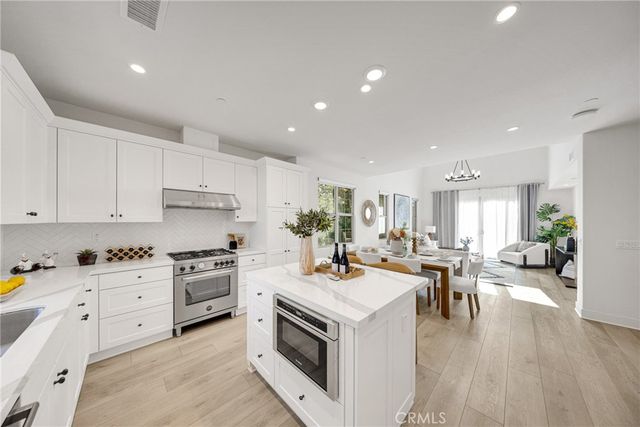 114 Anthology, Irvine, CA 92618