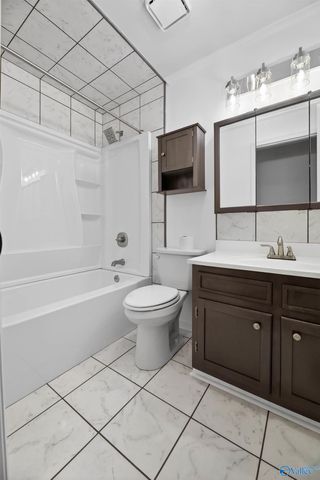 89 Lake Drive, Scottsboro, AL 35769