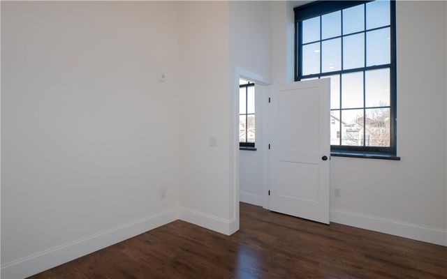 15 Cranston Avenue 12, Newport, RI 02840