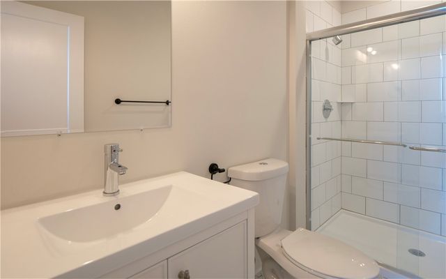 15 Cranston Avenue 12, Newport, RI 02840