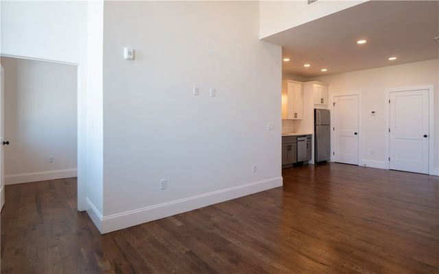 15 Cranston Avenue 12, Newport, RI 02840