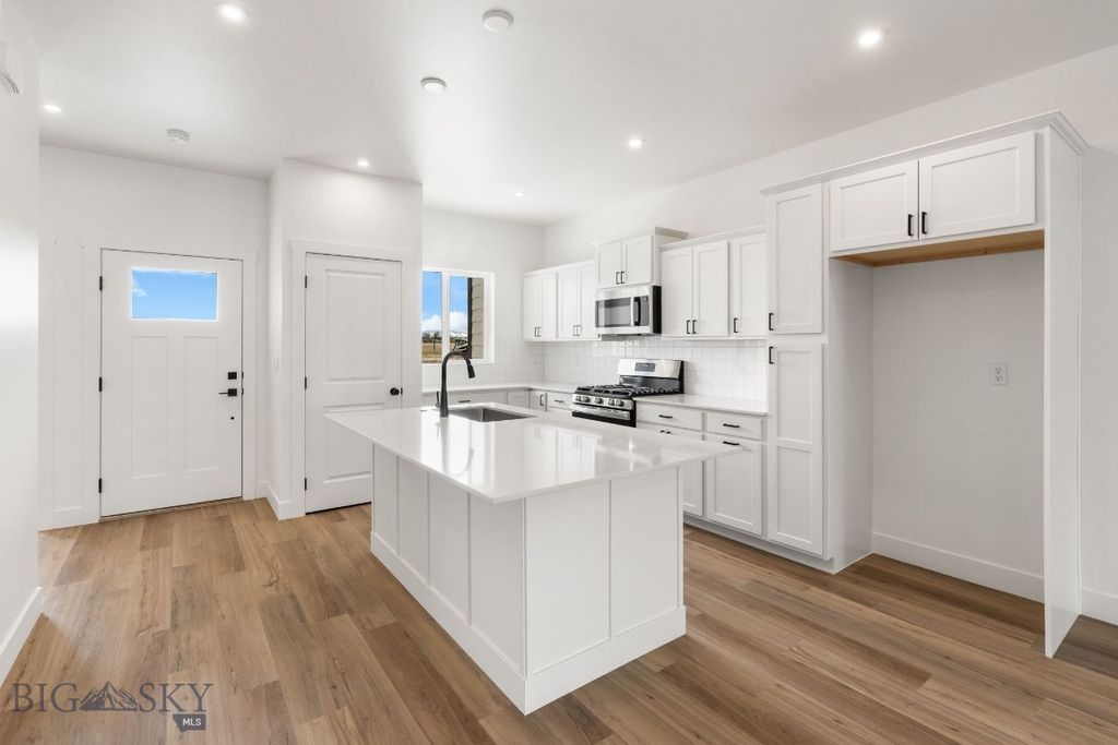 709 Spaniel Lane, Belgrade, MT 59714