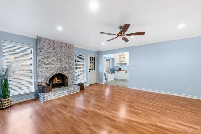 208 Woodmont DR, Georgetown, TX 78628