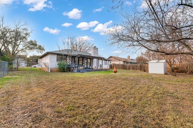 208 Woodmont DR, Georgetown, TX 78628