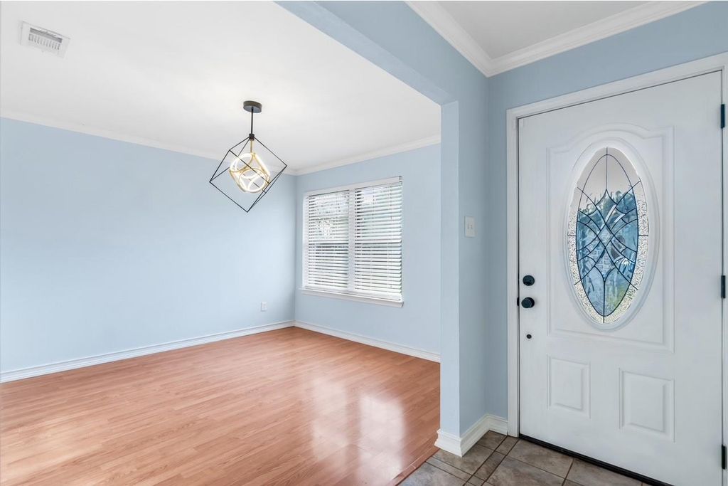 208 Woodmont DR, Georgetown, TX 78628