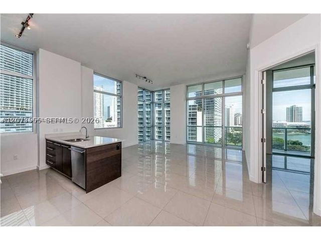 500 Brickell Ave 1101, Miami, FL 33131