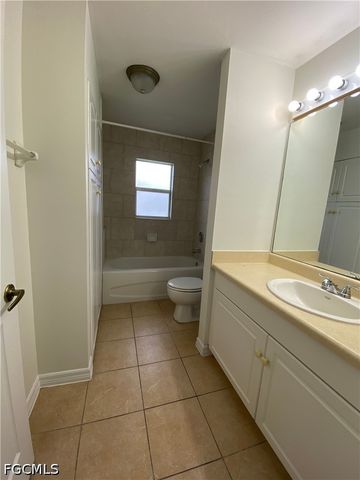 1703 NE 17th ST, Cape Coral, FL 33909