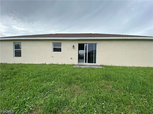 1703 NE 17th ST, Cape Coral, FL 33909