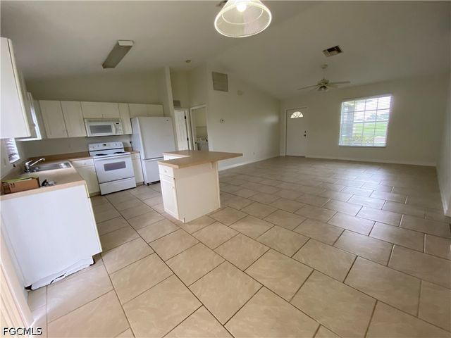 1703 NE 17th ST, Cape Coral, FL 33909