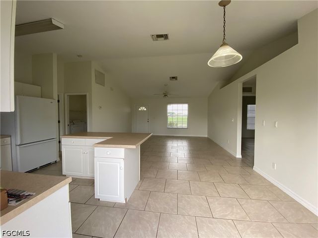 1703 NE 17th ST, Cape Coral, FL 33909