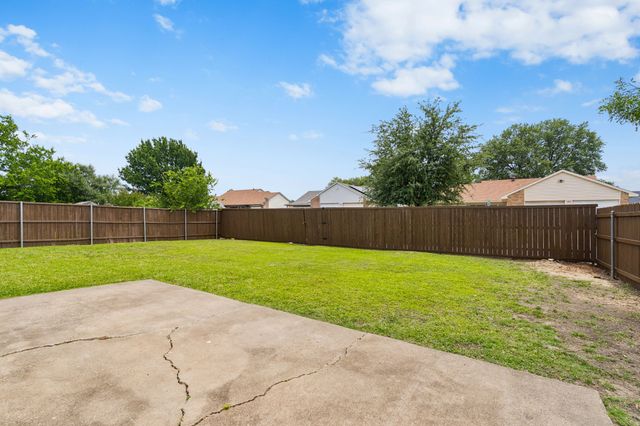 5620 Perrin Street, The Colony, TX 75056