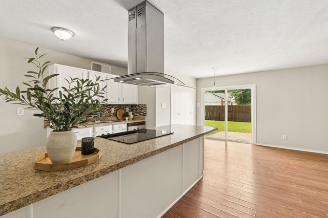 5620 Perrin Street, The Colony, TX 75056