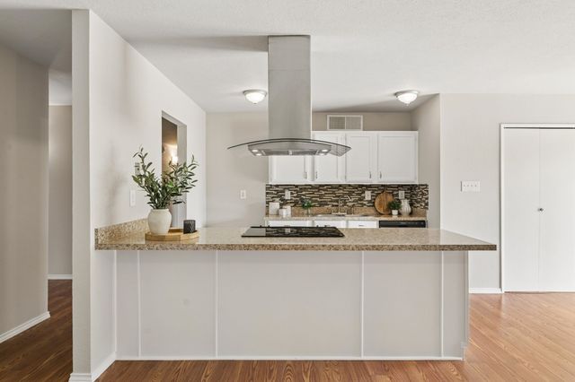 5620 Perrin Street, The Colony, TX 75056