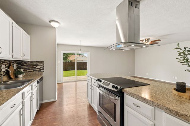 5620 Perrin Street, The Colony, TX 75056