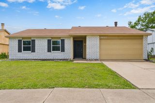 5620 Perrin Street, The Colony, TX 75056