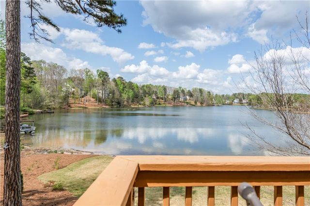7272 Glen Cove Lane, Stone Mountain, GA 30087