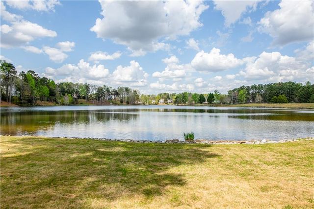 7272 Glen Cove Lane, Stone Mountain, GA 30087