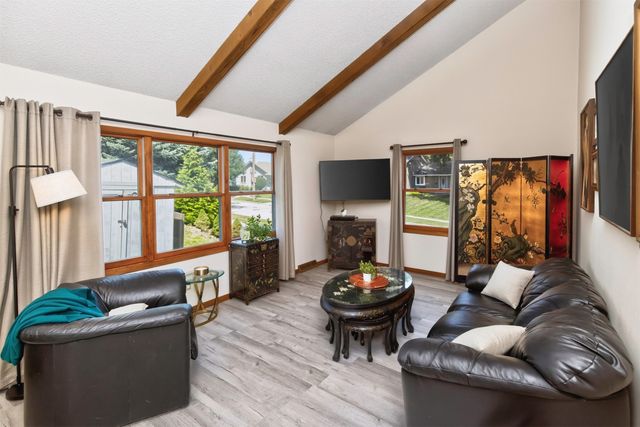 766 34th Place, West Des Moines, IA 50265