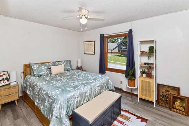 766 34th Place, West Des Moines, IA 50265