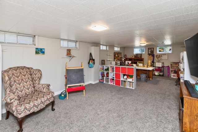 766 34th Place, West Des Moines, IA 50265