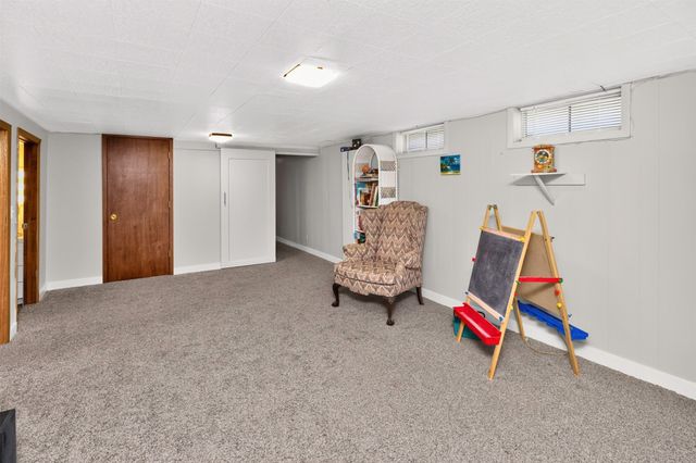 766 34th Place, West Des Moines, IA 50265