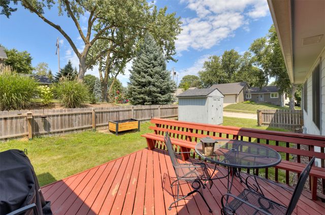 766 34th Place, West Des Moines, IA 50265